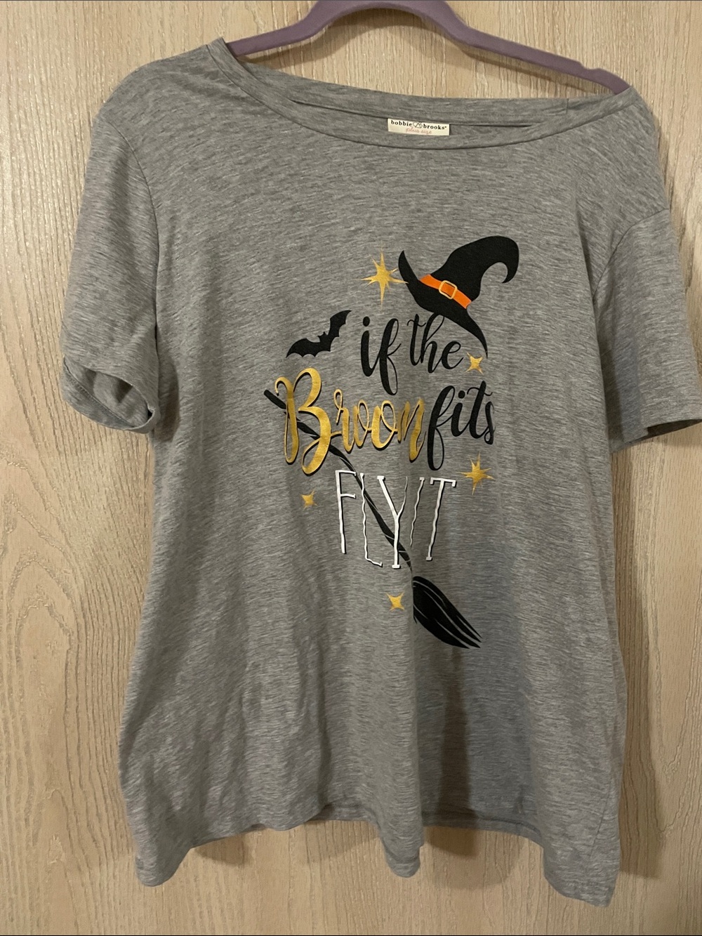 Bobbie Brooks Gray Short-Sleeve Tee with Gold & Black Witch Graphic